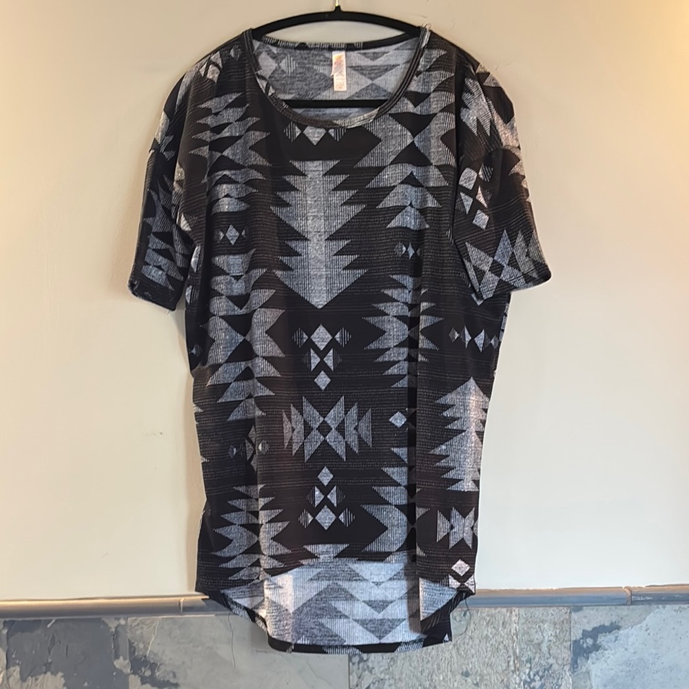 LuLaRoe Black and Gray Boxy Short Sleeve T-Shirt